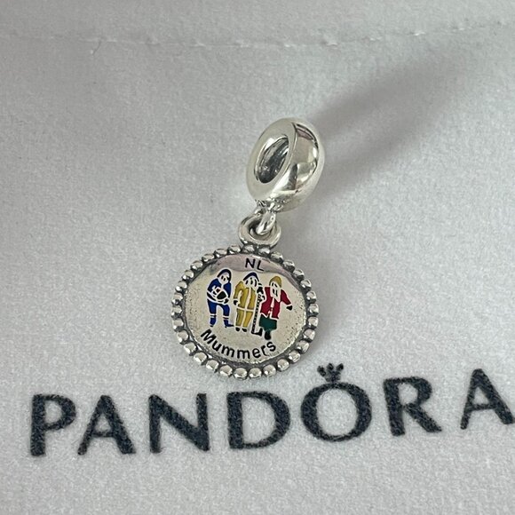 Pandora Newfoundland NL Mummers Charm - Picture 1 of 3